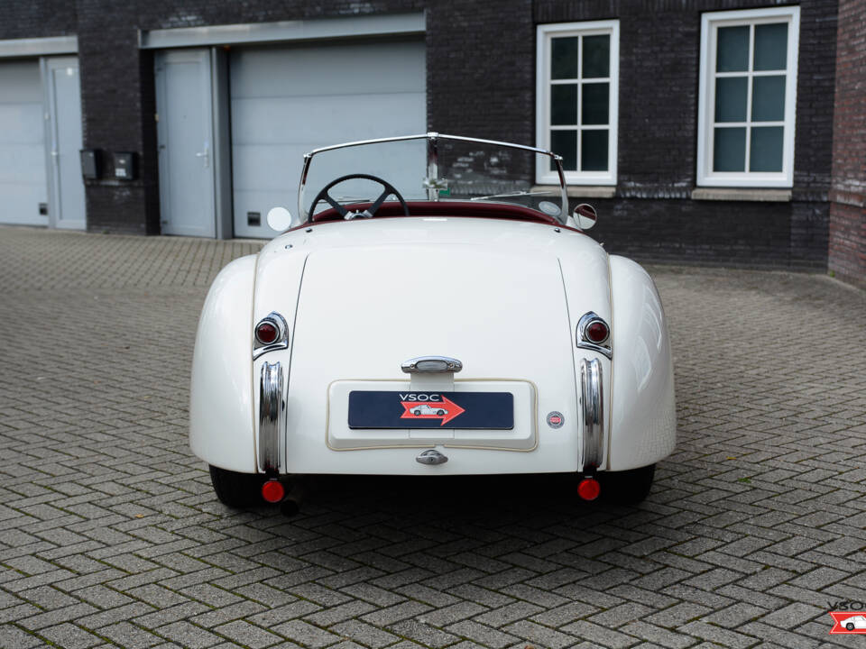 Image 5/19 de Jaguar XK 120 SE OTS (1954)