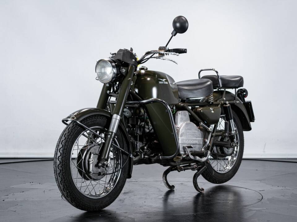 Image 3/12 de Moto Guzzi DUMMY (1976)