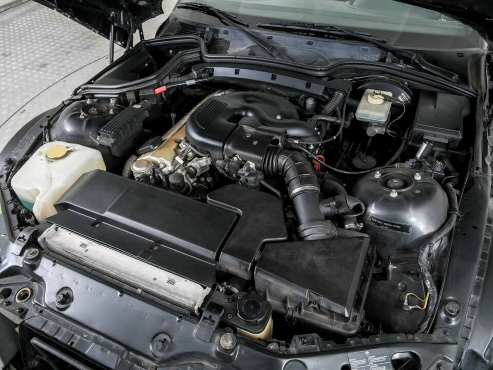 Image 40/50 of BMW Z3 1.8 (2001)