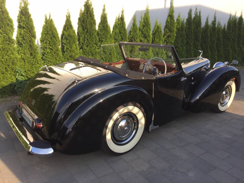 Image 8/17 of Triumph 1800 Roadster (1948)
