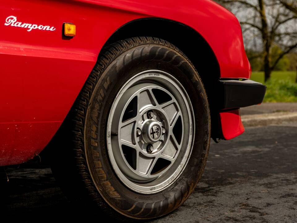 Afbeelding 37/50 van Alfa Romeo 2.0 Spider (1989)