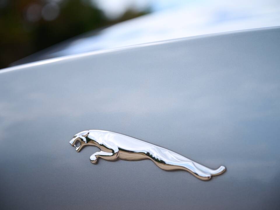 Bild 43/50 von Jaguar XJ 5.0 (2010)
