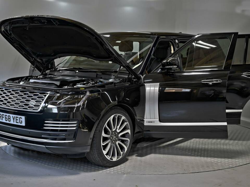 Bild 19/50 von Land Rover Range Rover Autobiography SDV8 (2018)