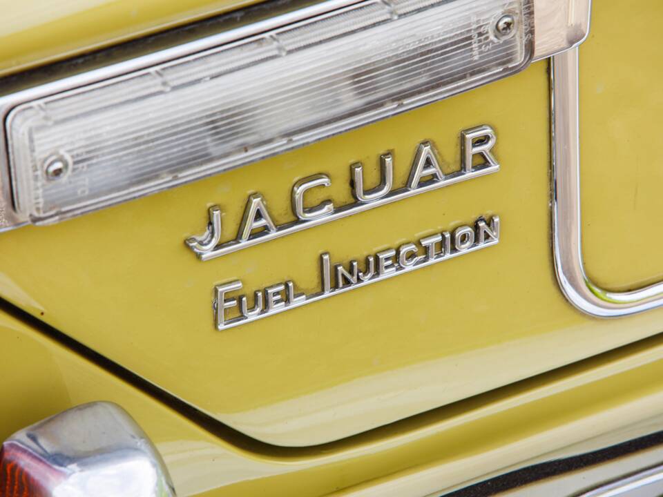 Image 7/20 de Jaguar XJ 5.3 C (1975)