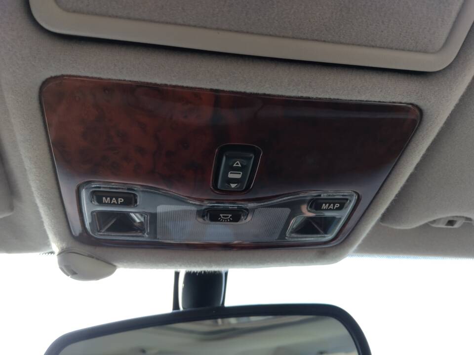 Image 51/71 of Daimler Super V8 (2000)