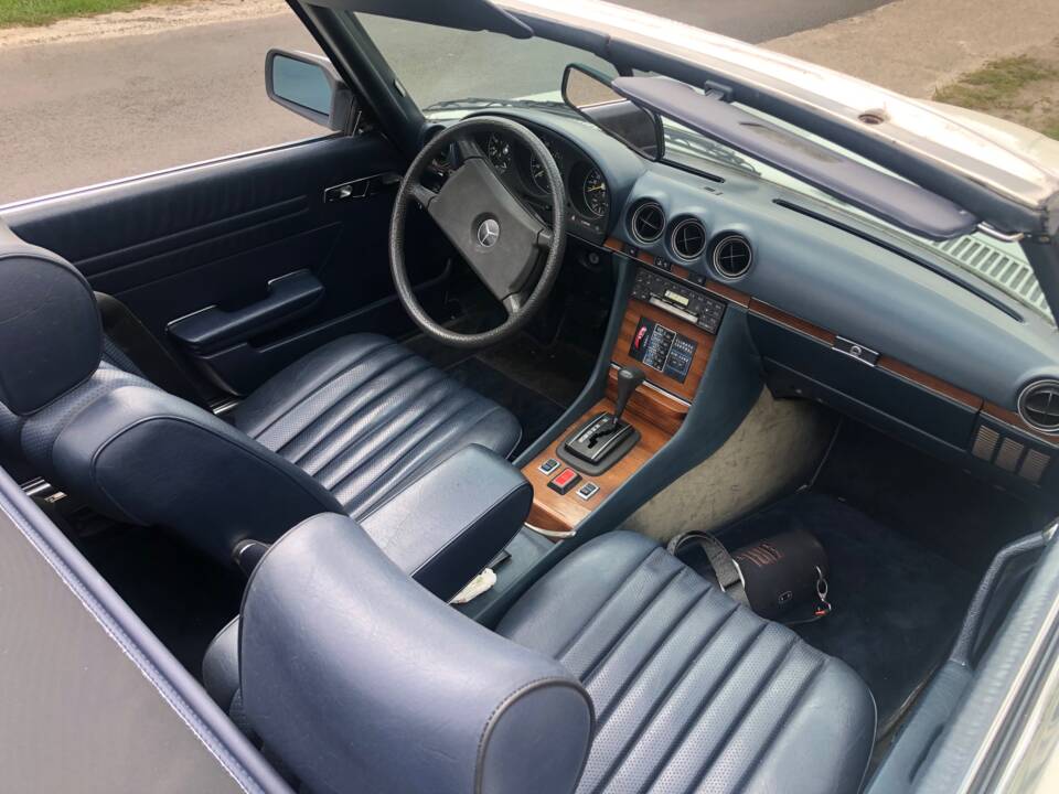 Immagine 8/42 di Mercedes-Benz 380 SL (1981)