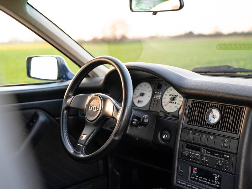 Bild 27/54 von Audi quattro 20V (1991)