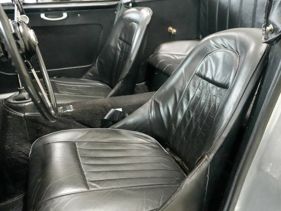 Image 5/50 of Austin-Healey 3000 Mk II (BJ7) (1964)