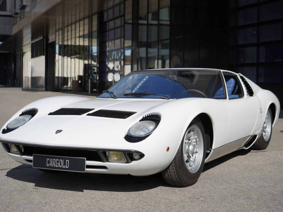 Afbeelding 52/74 van Lamborghini Miura P 400 (1968)