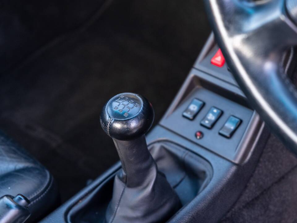 Image 39/93 de Porsche 911 Carrera (1994)