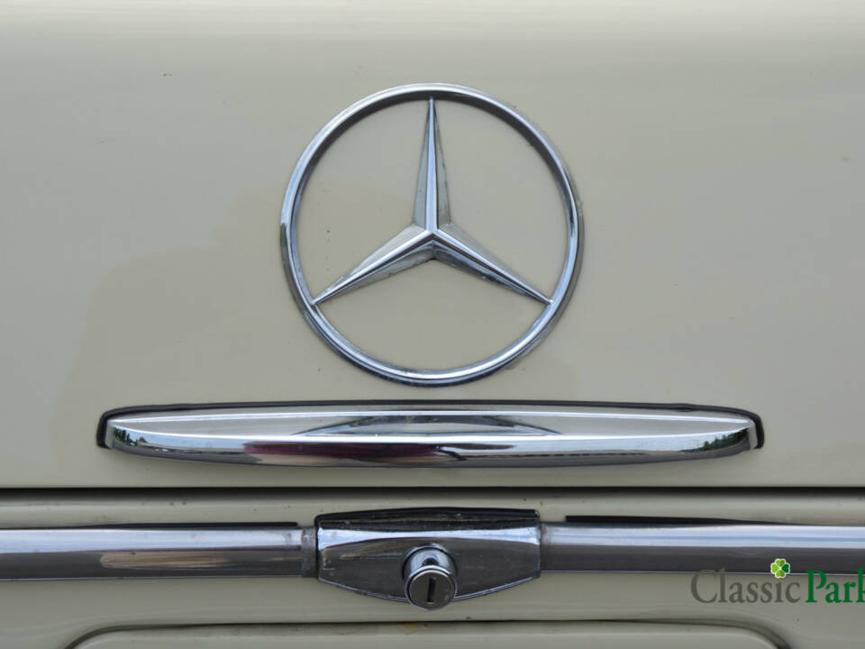 Image 47/49 of Mercedes-Benz 280 SE 3,5 (1972)