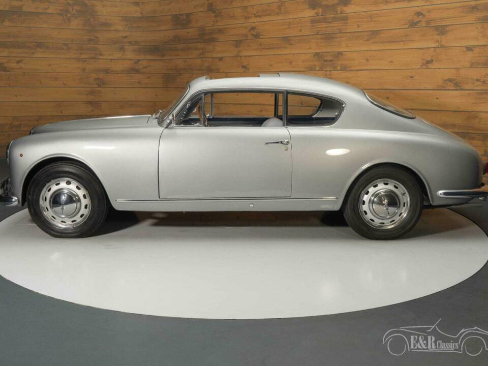 Image 6/19 de Lancia Aurelia B20 GT 2500 (1959)