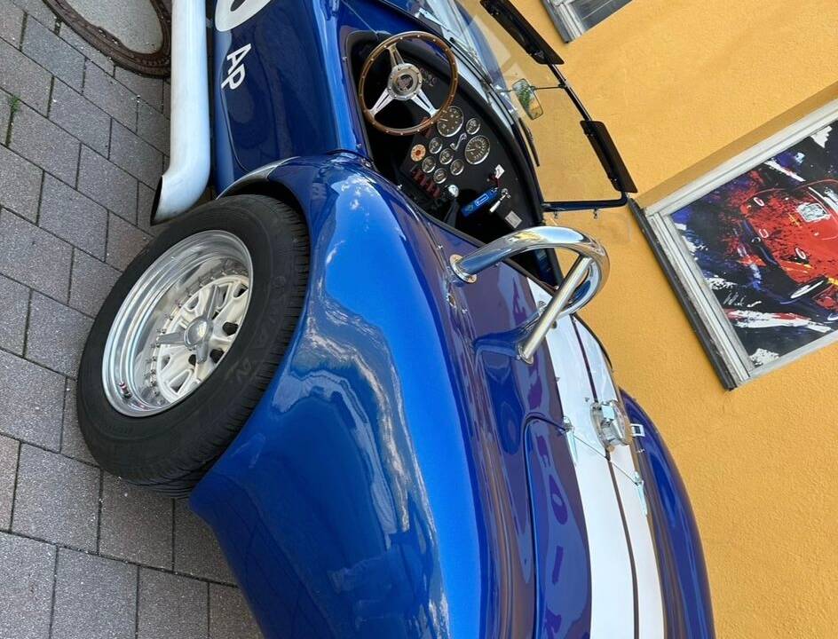 Image 6/57 of AC Cobra 427 (1965)