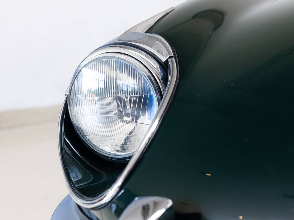 Image 18/26 de Jaguar Type E V12 (2+2) (1971)