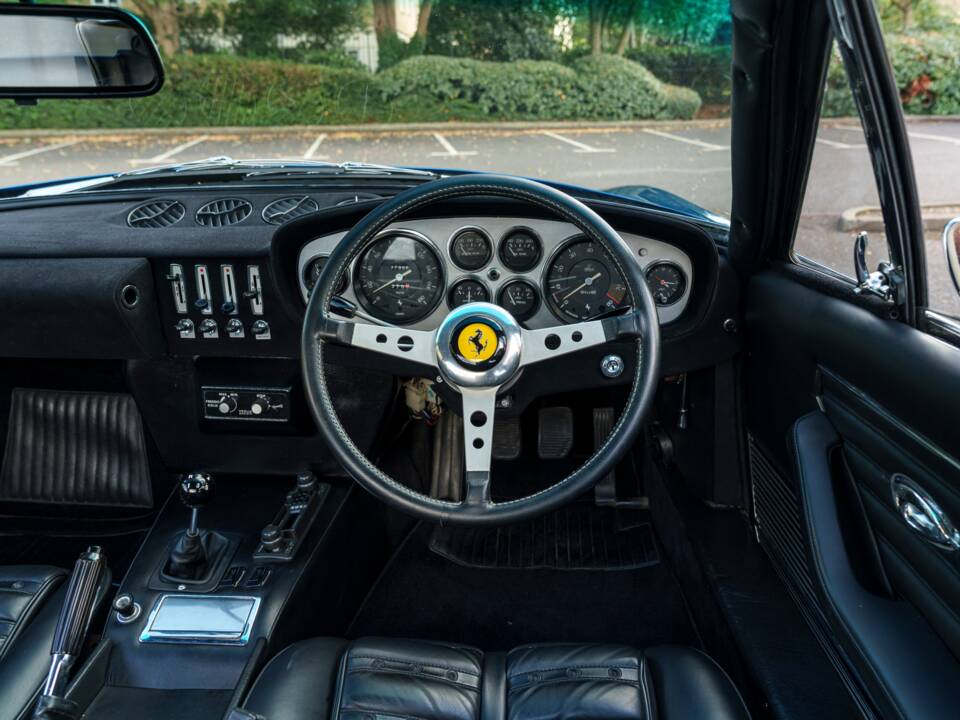 Afbeelding 15/26 van Ferrari 365 GTB&#x2F;4 Daytona (1971)