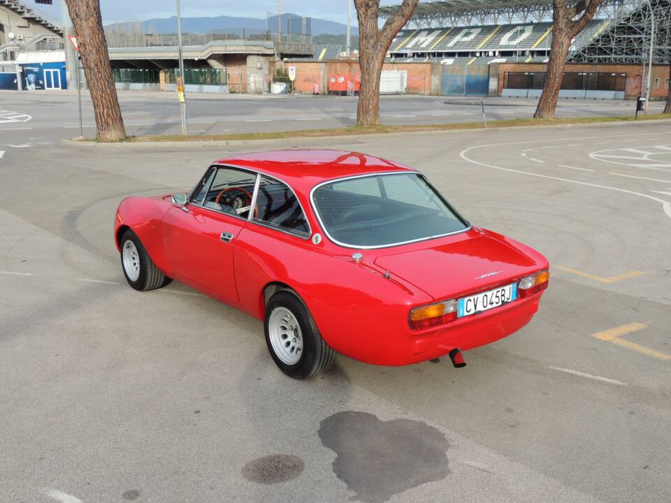 Bild 3/29 von Alfa Romeo 2000 GT Veloce (1973)