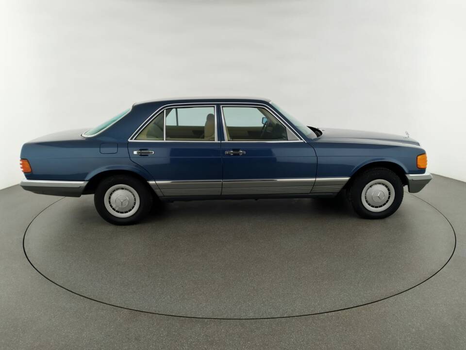 Image 2/5 of Mercedes-Benz 500 SE (1983)