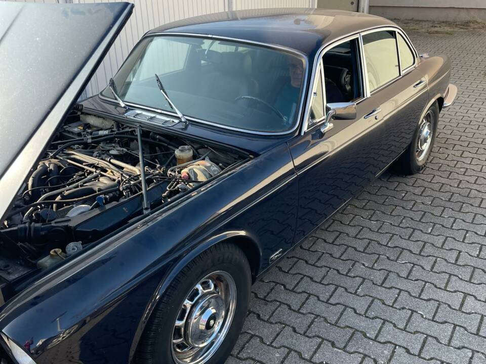 Afbeelding 8/9 van Jaguar XJ 12 (1972)