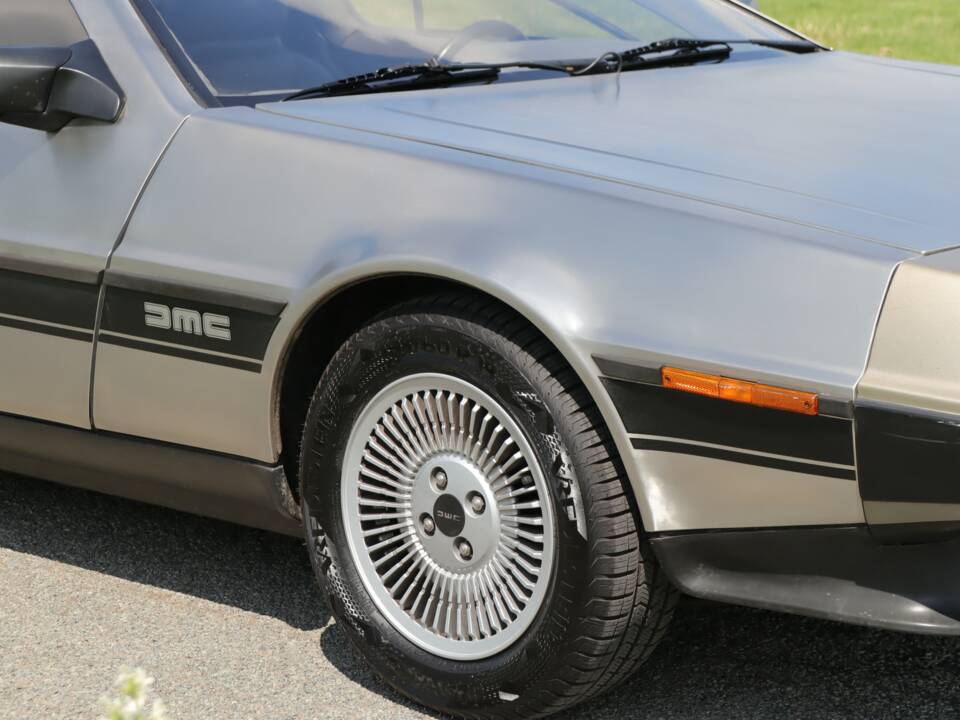 Image 38/49 of DeLorean DMC-12 (1981)