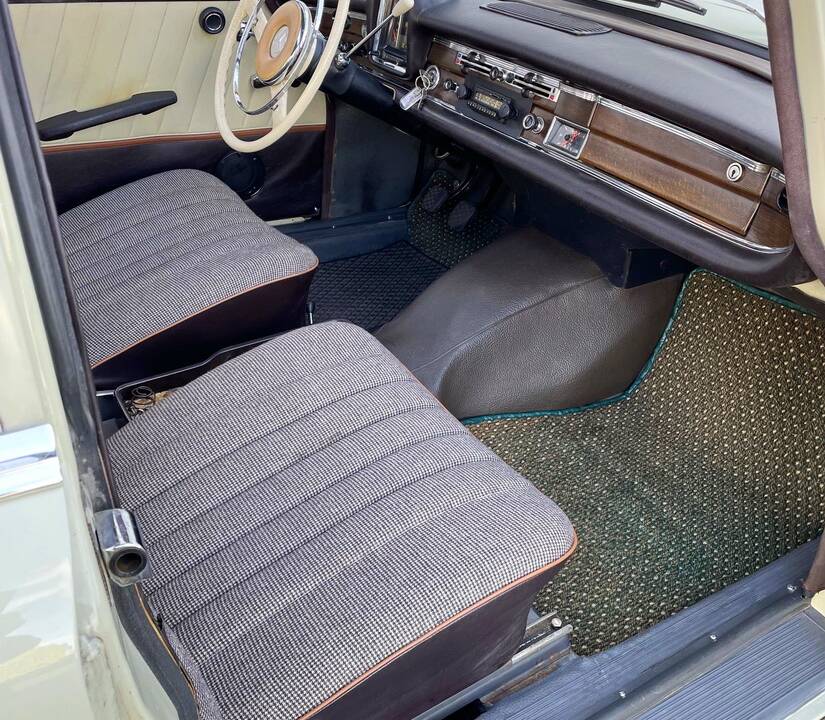 Image 9/16 de Mercedes-Benz 220 b (1964)