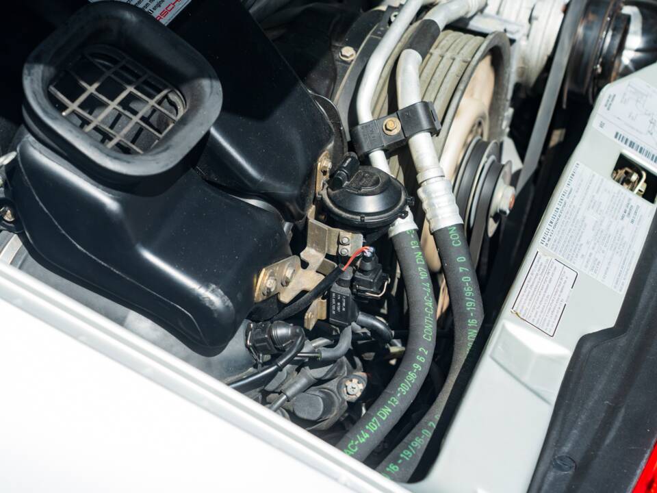 Bild 9/58 von Porsche 911 Carrera 4S (1996)