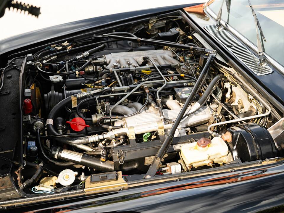 Image 35/37 of Daimler Double Six (1992)