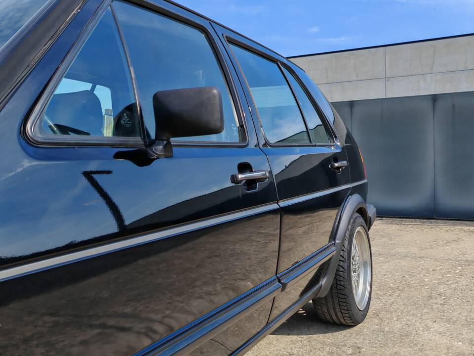 Bild 9/42 von Volkswagen Golf II GTi 16V 1.8 (1986)