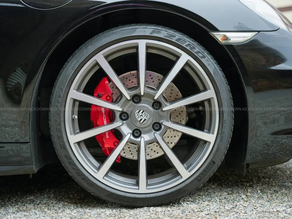 Image 4/10 of Porsche 911 Carrera 4S (2015)