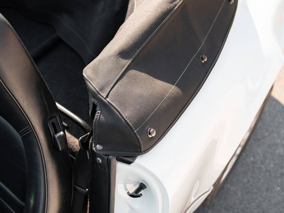 Image 23/48 of Porsche 911 Carrera 4 (1992)