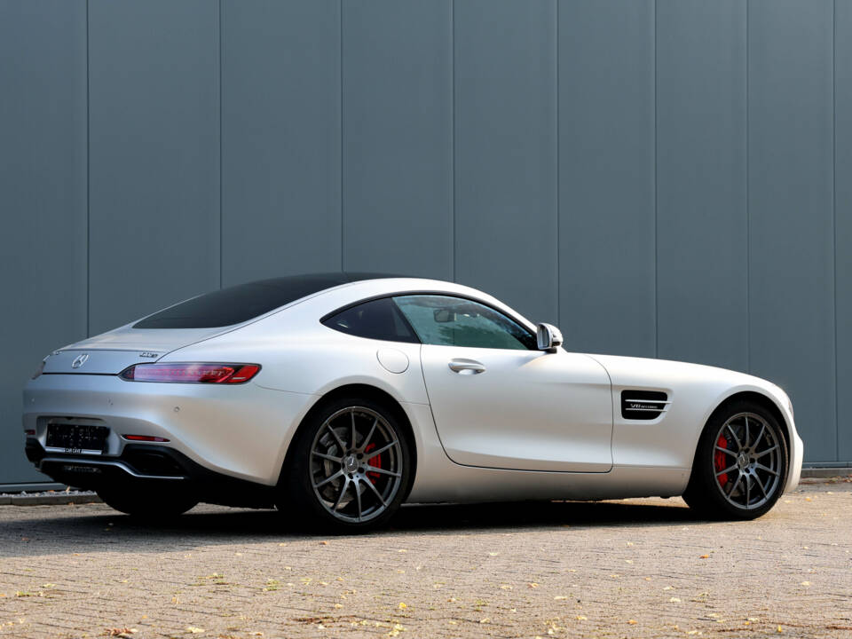 Image 1/56 of Mercedes-AMG GT-S (2017)