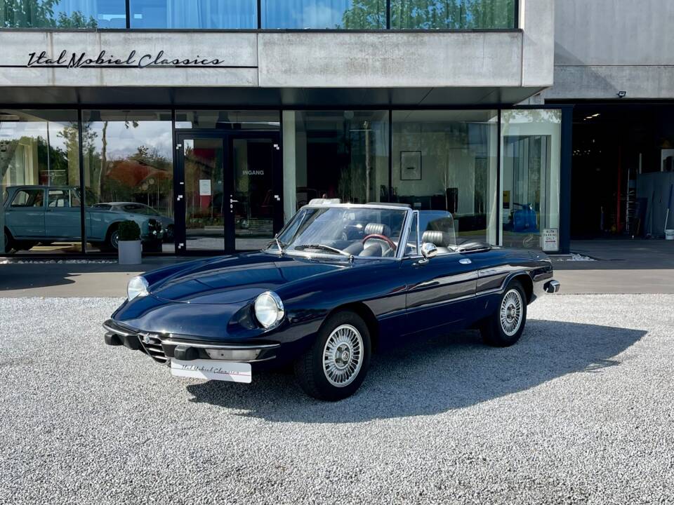 Bild 22/22 von Alfa Romeo 2000 Spider Veloce (1979)