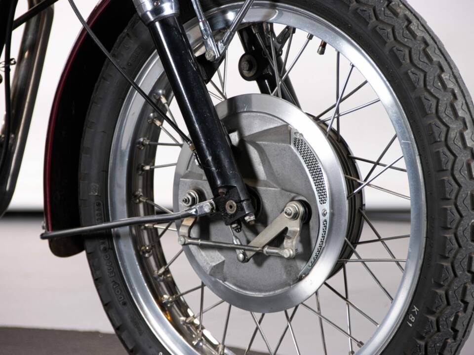 Afbeelding 40/50 van Triumph DUMMY (1970)