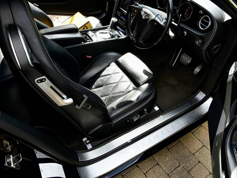 Bild 17/42 von Bentley Continental GTC W12 (2011)