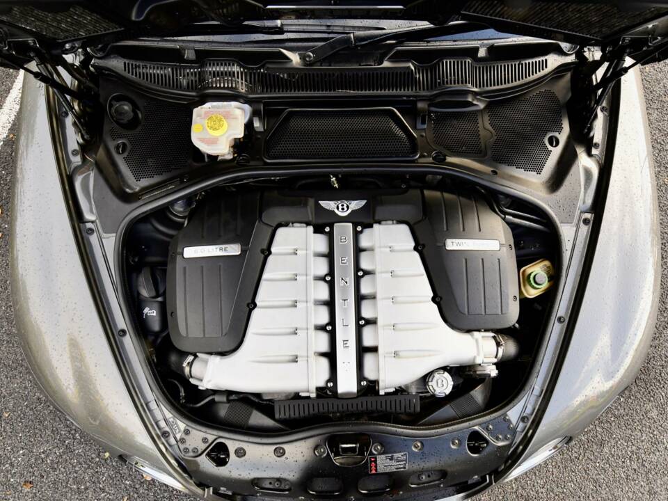Image 42/50 of Bentley Continental GTC (2011)