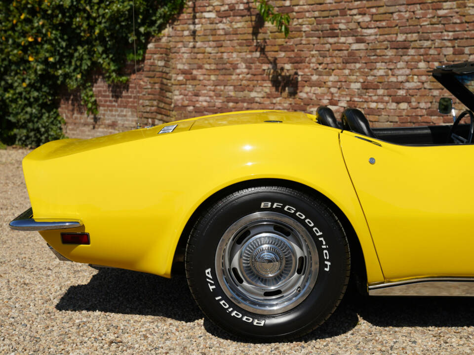 Image 31/50 of Chevrolet Corvette Stingray (1972)