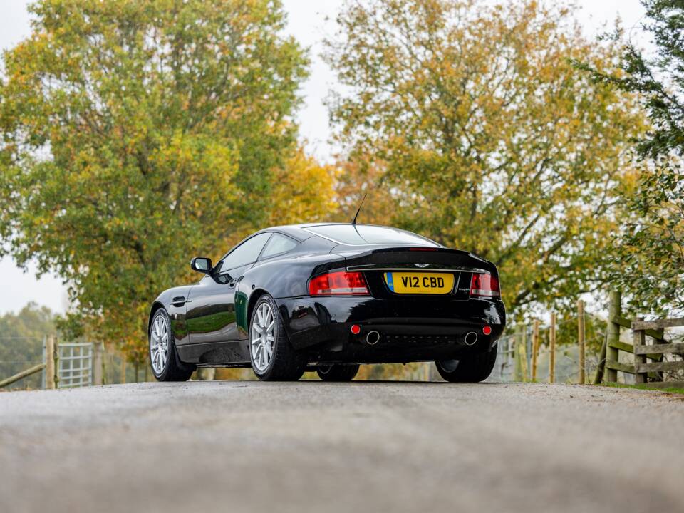 Afbeelding 11/50 van Aston Martin V12 Vanquish S (2007)