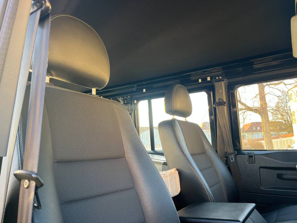Image 61/93 of Land Rover Defender 110 (2014)
