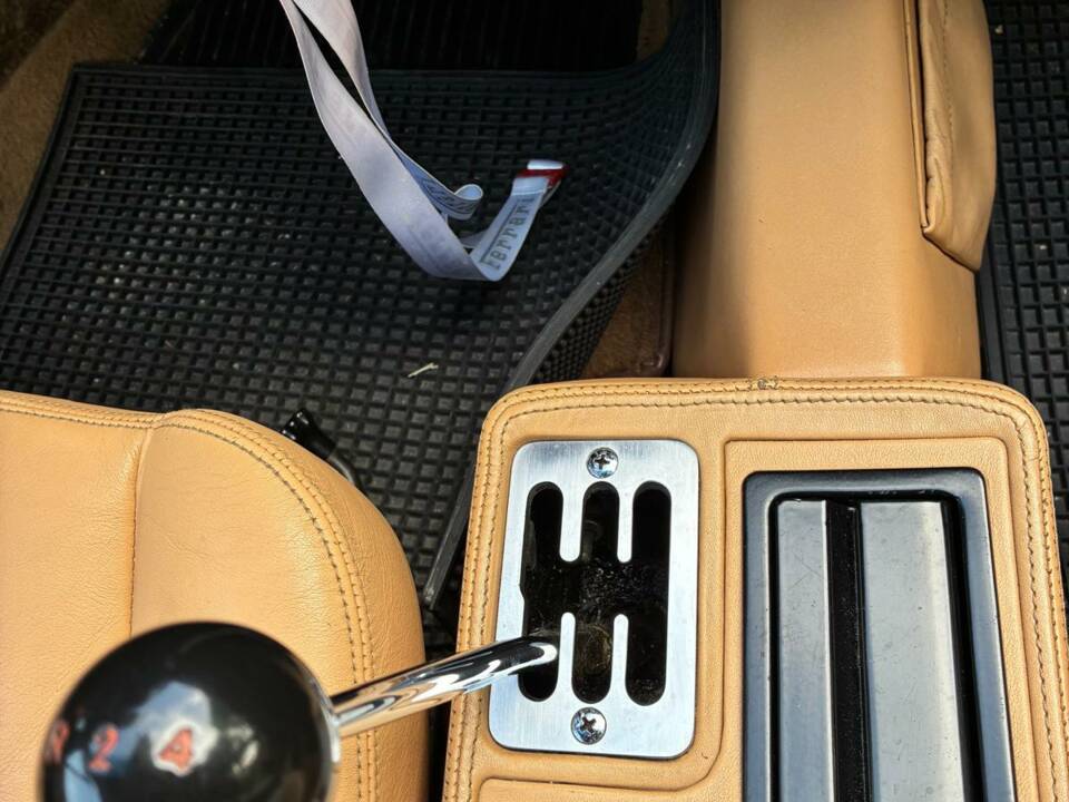 Image 43/51 of Ferrari 208 GTS Turbo (1987)