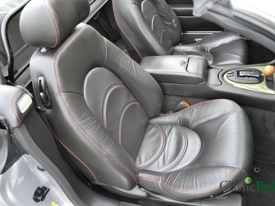 Image 33/50 of Jaguar XKR &quot;Silverstone&quot; (2000)