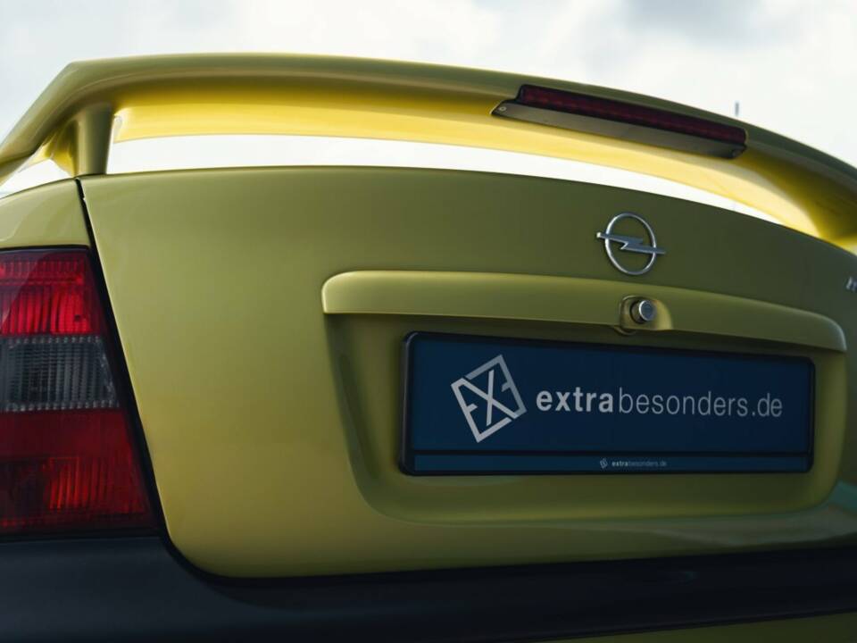 Bild 12/15 von Opel Vectra 2,5 i500 (1998)