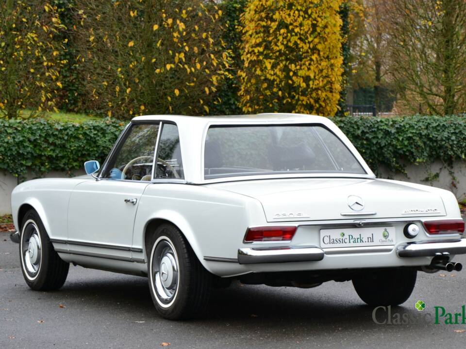 Image 9/50 of Mercedes-Benz 250 SL (1966)