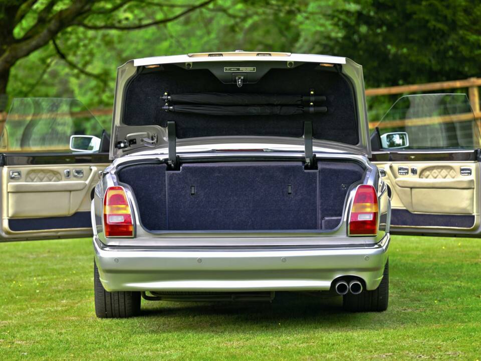 Bild 29/50 von Bentley Azure (2003)
