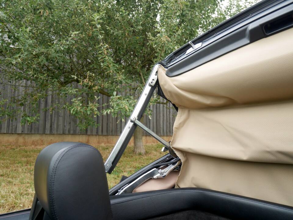 Immagine 26/47 di Mercedes-Benz 500 SL (1900)