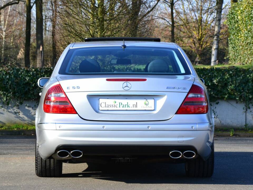 Imagen 6/100 de Mercedes-Benz E 55 AMG (2003)