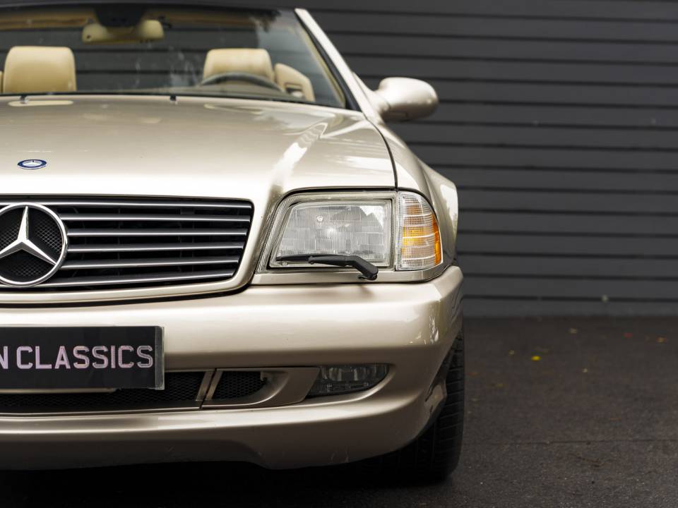 Image 15/38 de Mercedes-Benz SL 500 (2001)