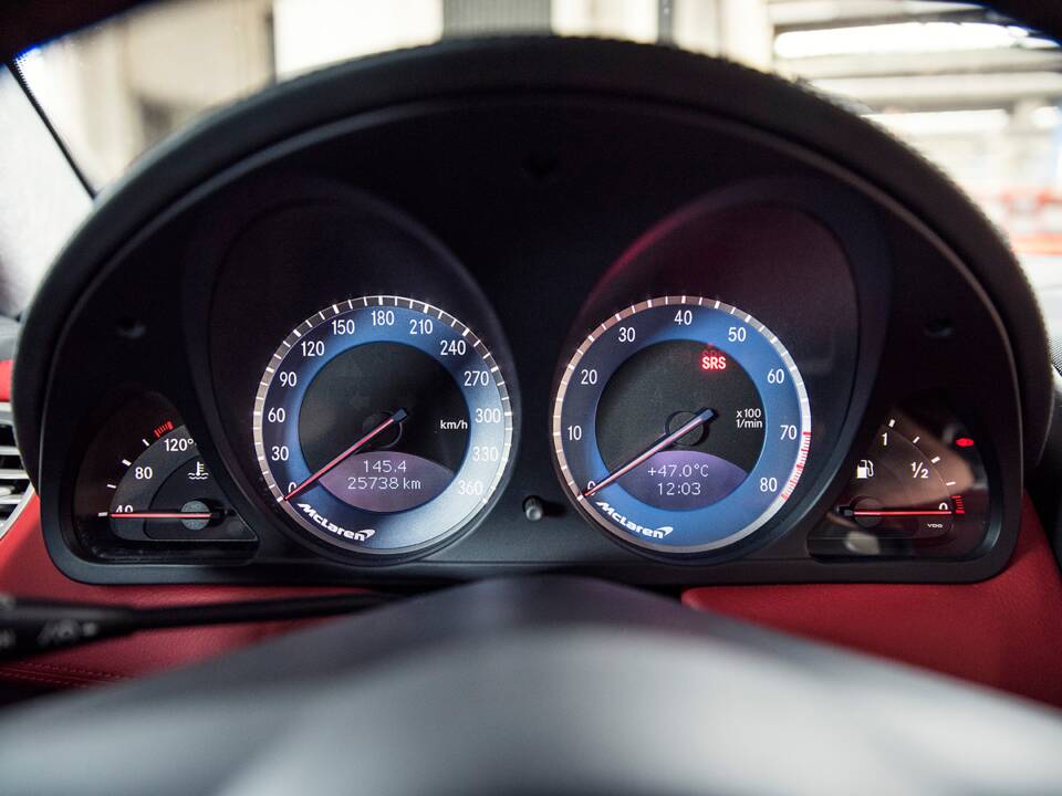 Image 59/61 of Mercedes-Benz SLR McLaren (2004)