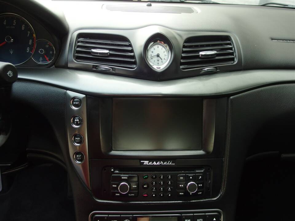 Afbeelding 57/100 van Maserati GranTurismo S (2010)