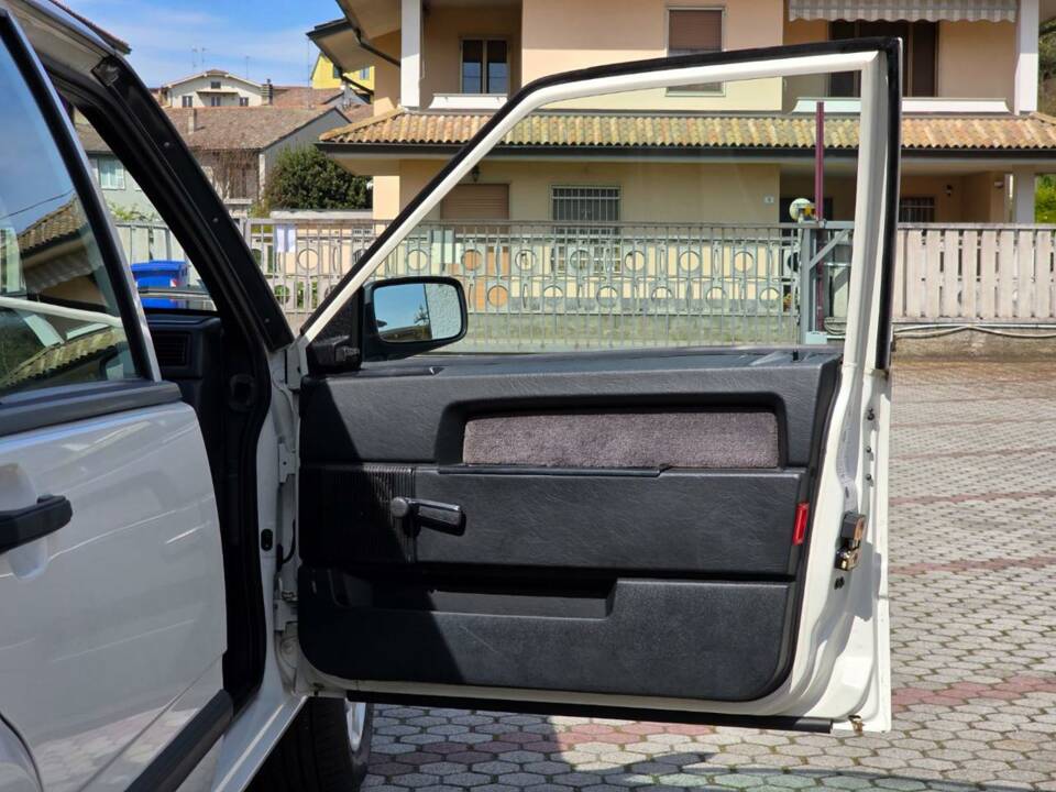 Bild 35/35 von Volvo 940 2.0i Turbo (1996)