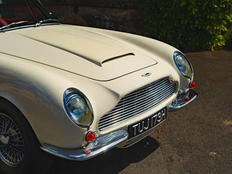 Bild 17/62 von Aston Martin DB 6 Mk II Volante (1970)