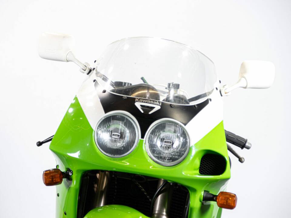 Image 27/49 of Kawasaki ZX-R 750 (1994)